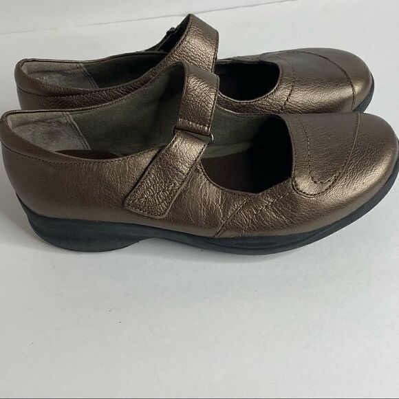 Clarks | In Motion  - Picture 5 of 8